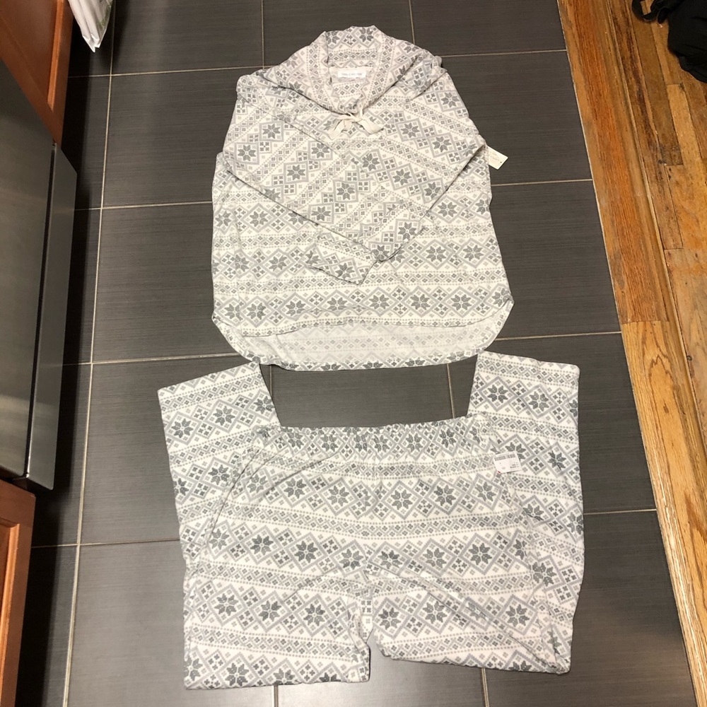 NWT Cowl Neck Pajama Set Carole Hochman